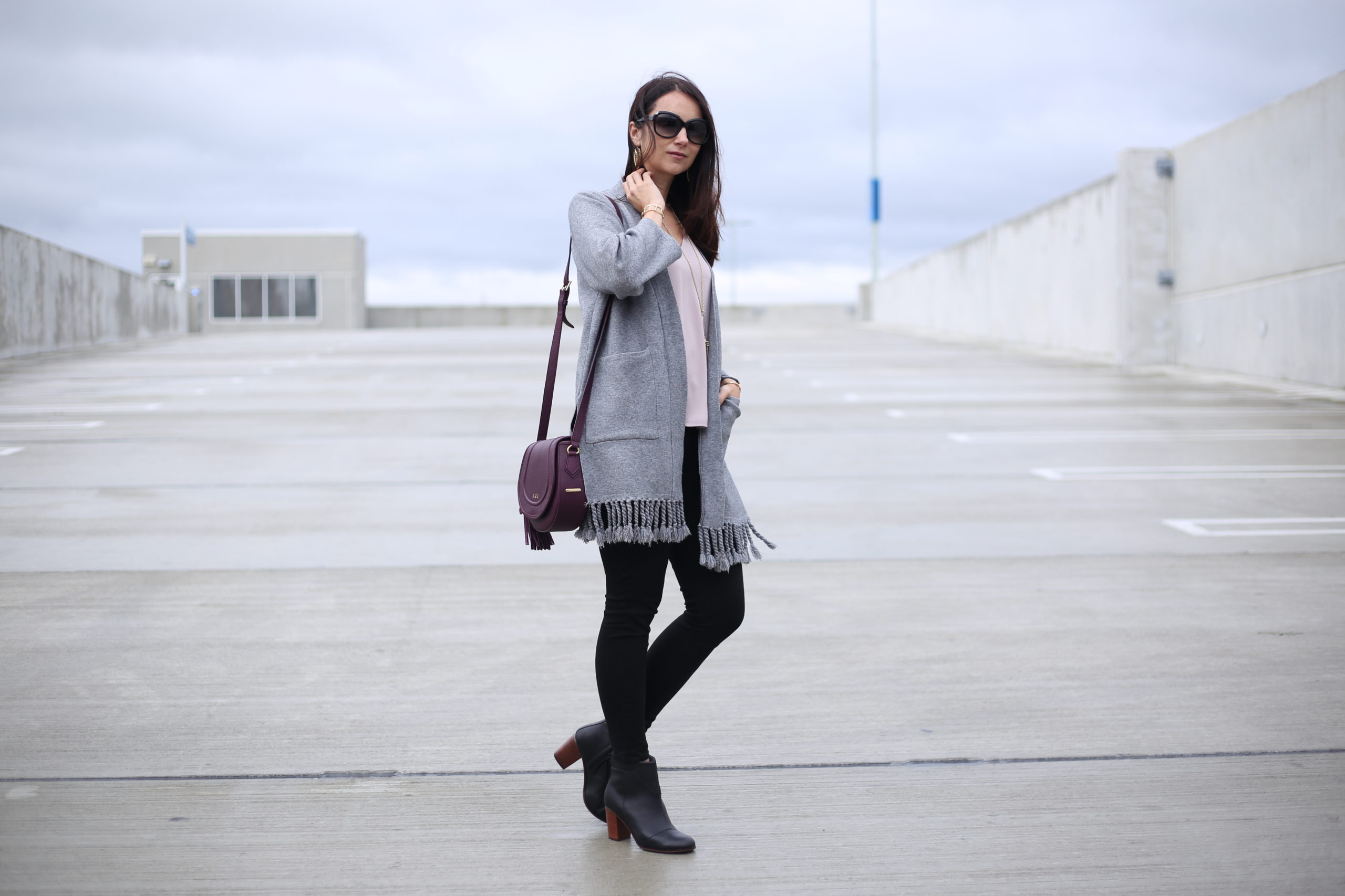 fall outfit cardigan crossbody bag