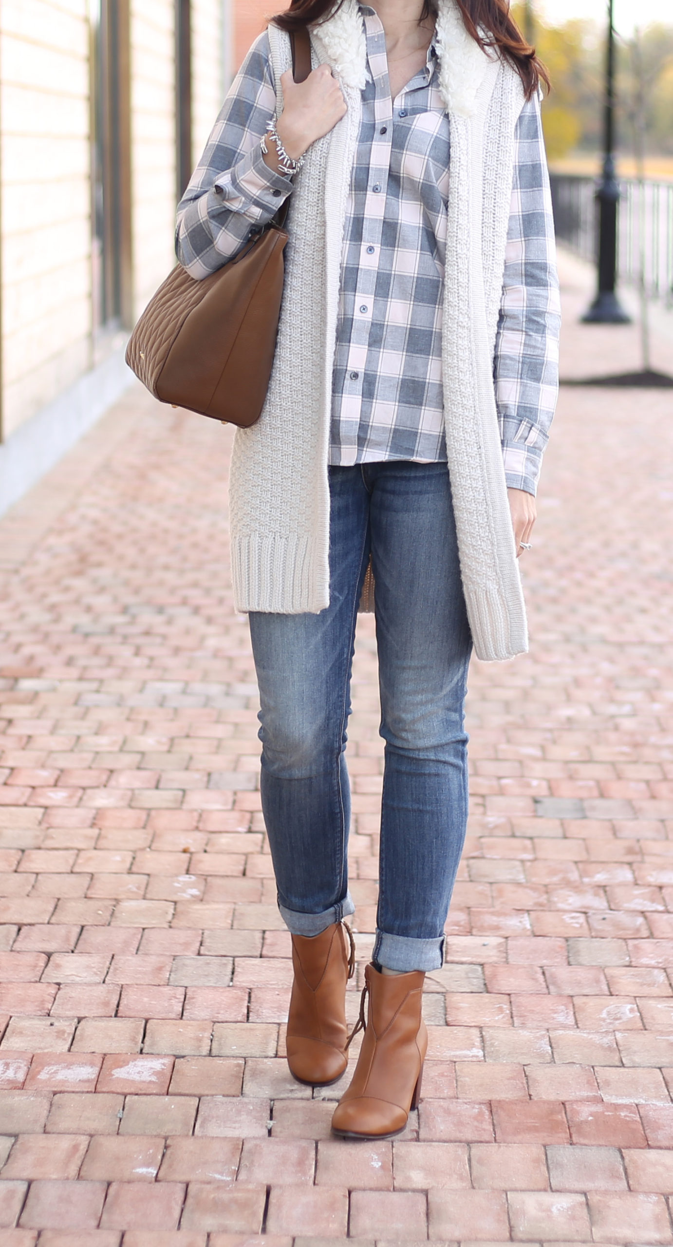 GAP cozy white sweater vest