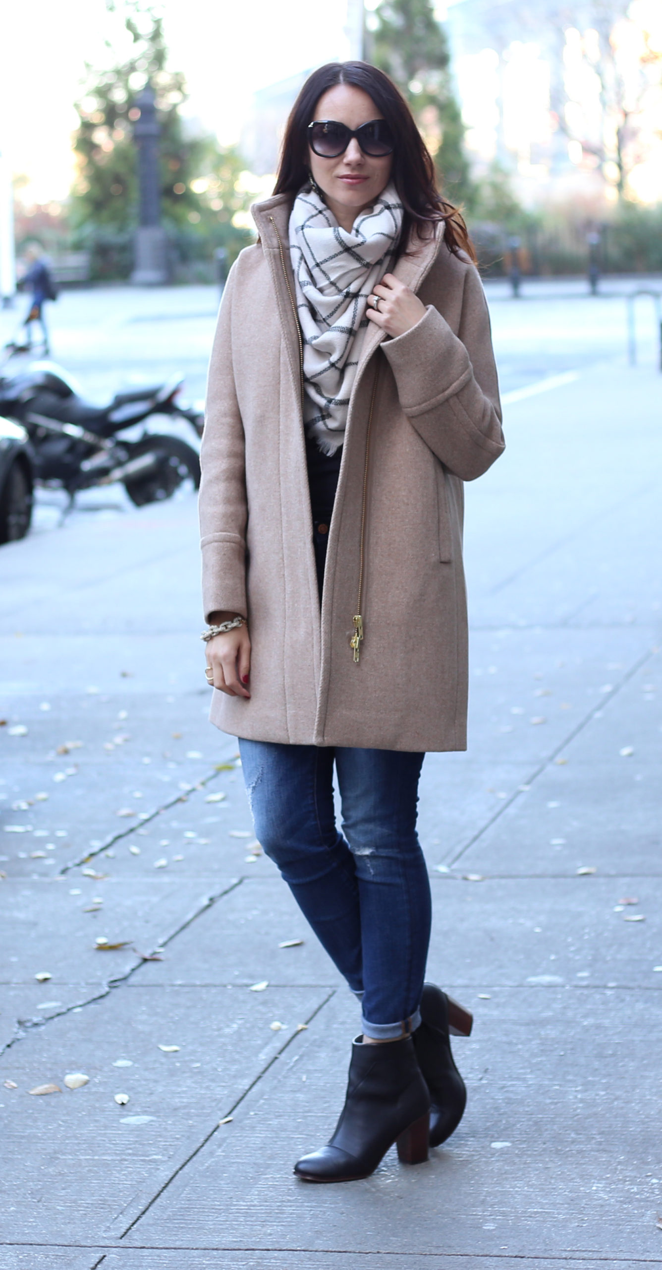 Anna Monteiro of Blushing Rose Style wearing J.Crew cocoon coat, Nordstrom BP scarf and Toms Lunata booties