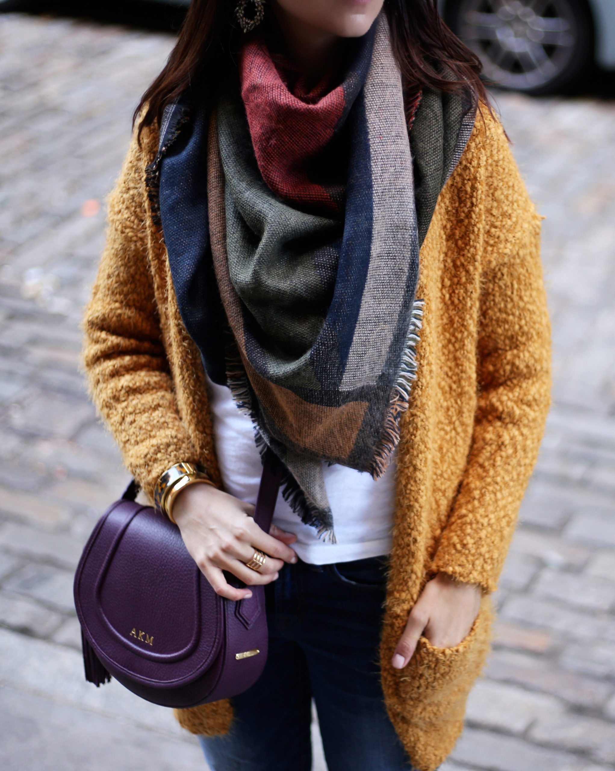 blogger anna monteiro of blushing rose style blog wearing BP blanket scarf, yeollow open front cardigan and Gigi new York crossbody bag