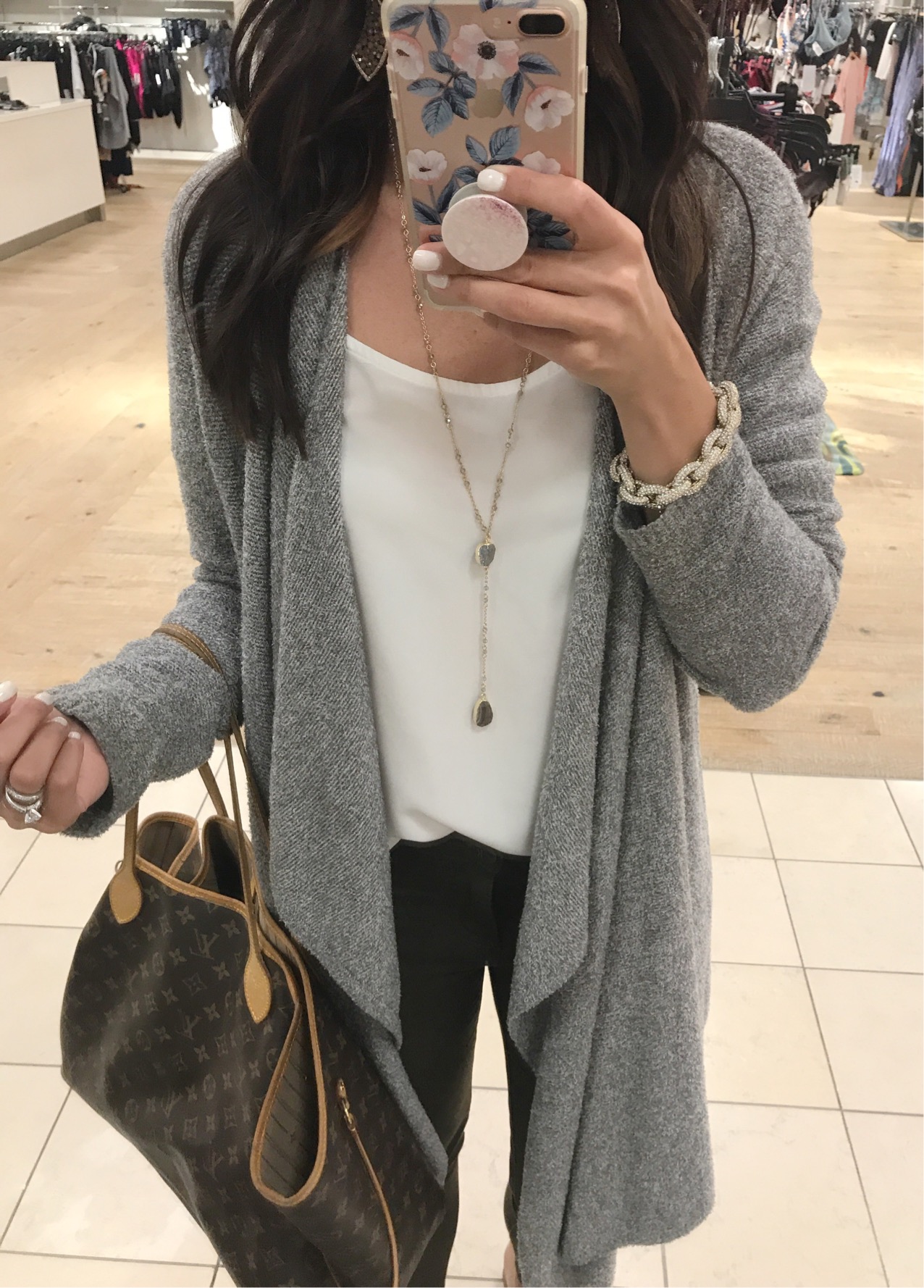 Anna Monteiro of Blushing ROse Style wearing nsale back in stock cardigan from Nordstrom Anniversary Sale 2017