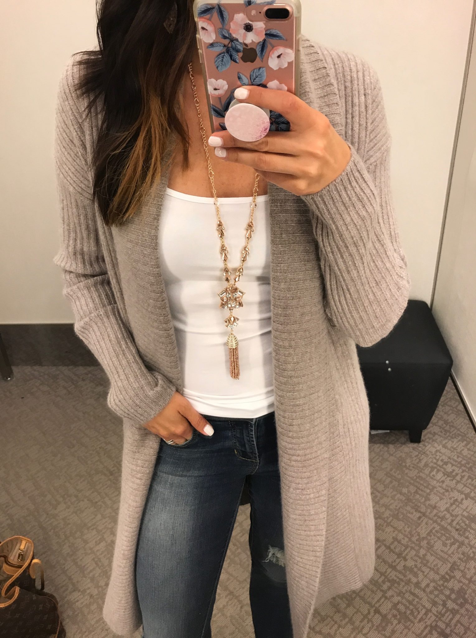 Anna MOnteiro of blushing rose style wearing nsale back in stock halogen cashmere cardignan from Nordstrom anniversary sale 2017