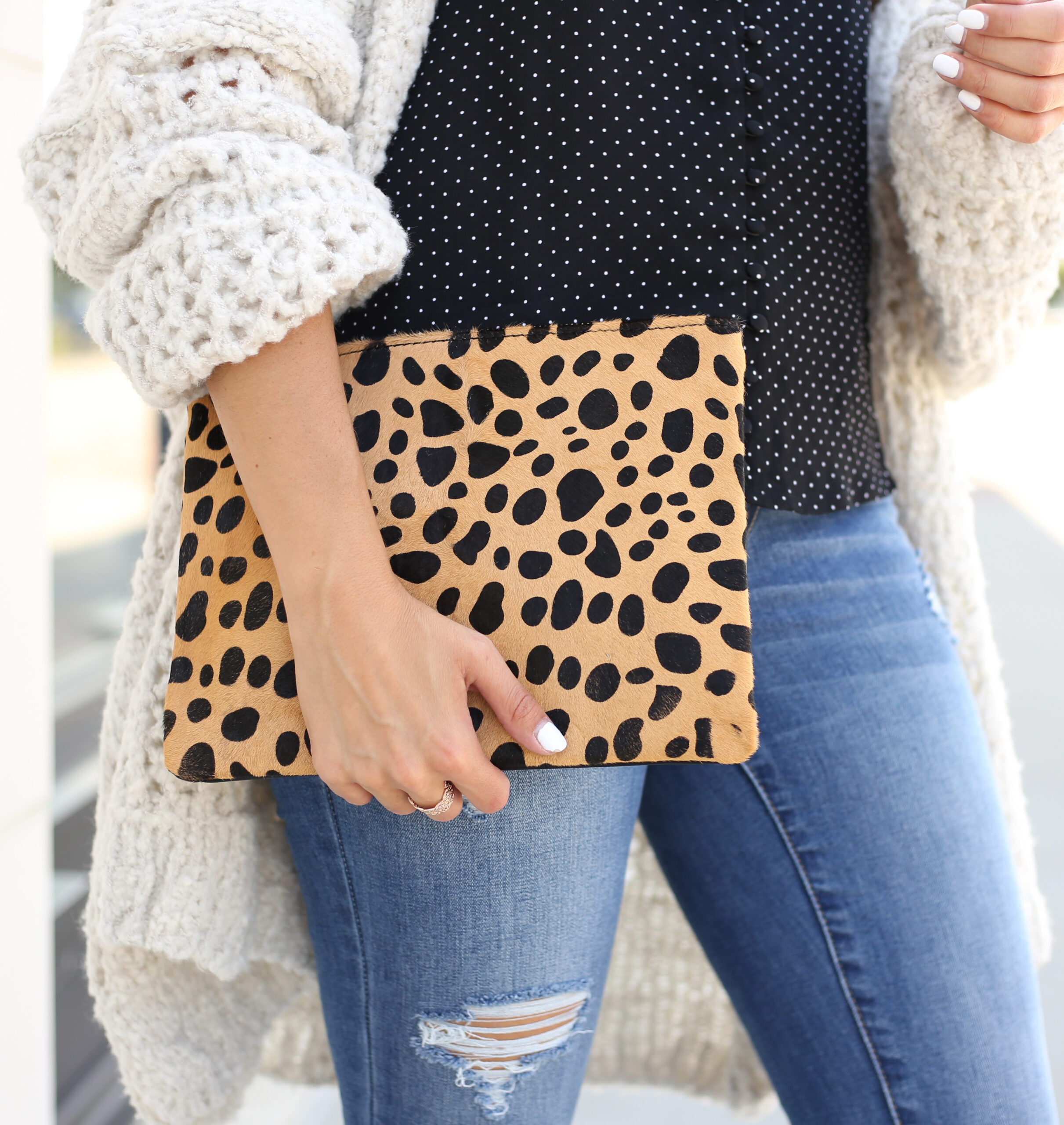 blogger Anna Monteiro of blushing rose style blog wearing BP leopard clutch from Nordstrom in fall wardrobe update