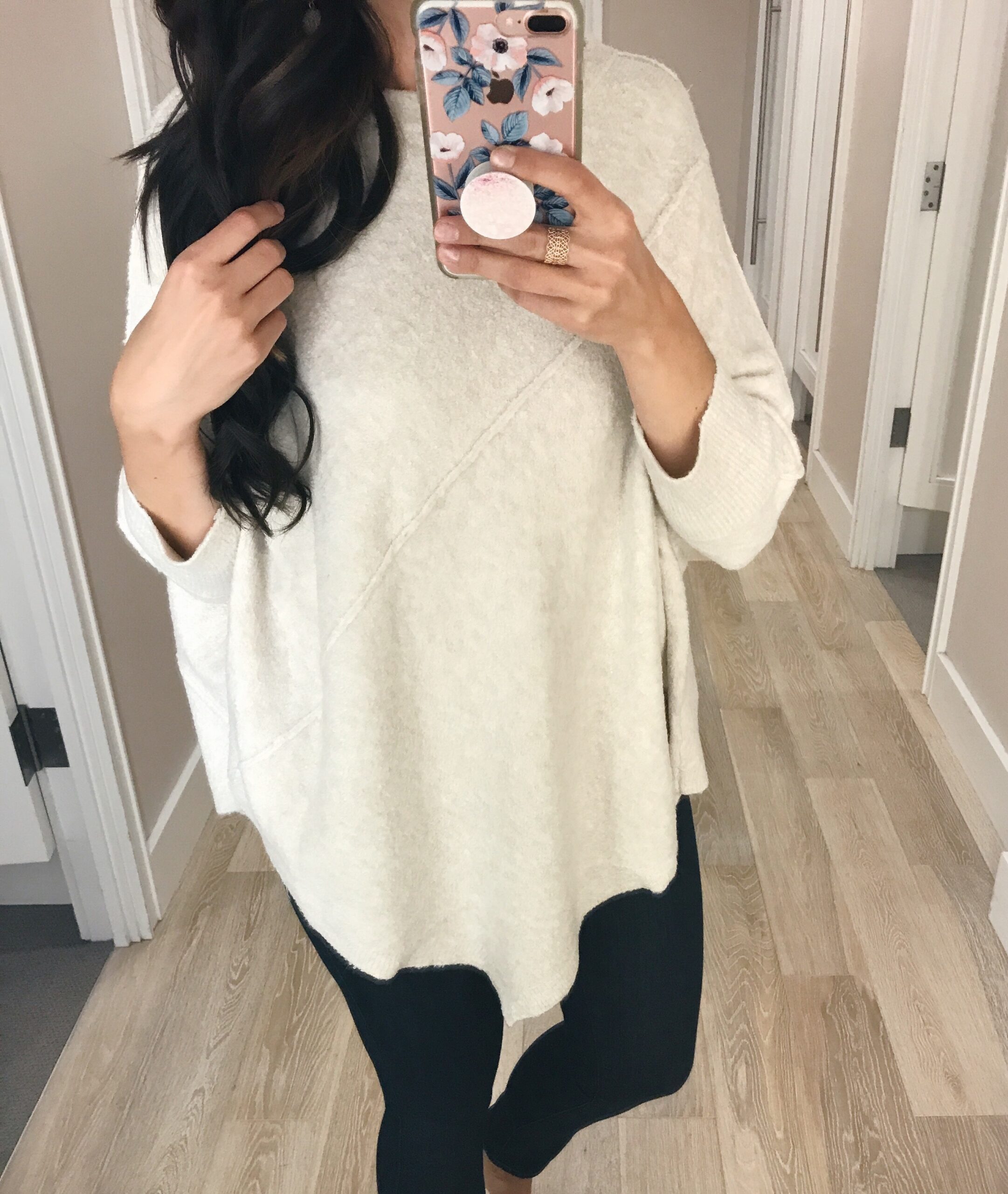 blogger Anna Monteiro wearing LOFT labor day weekend sales poncho form loft