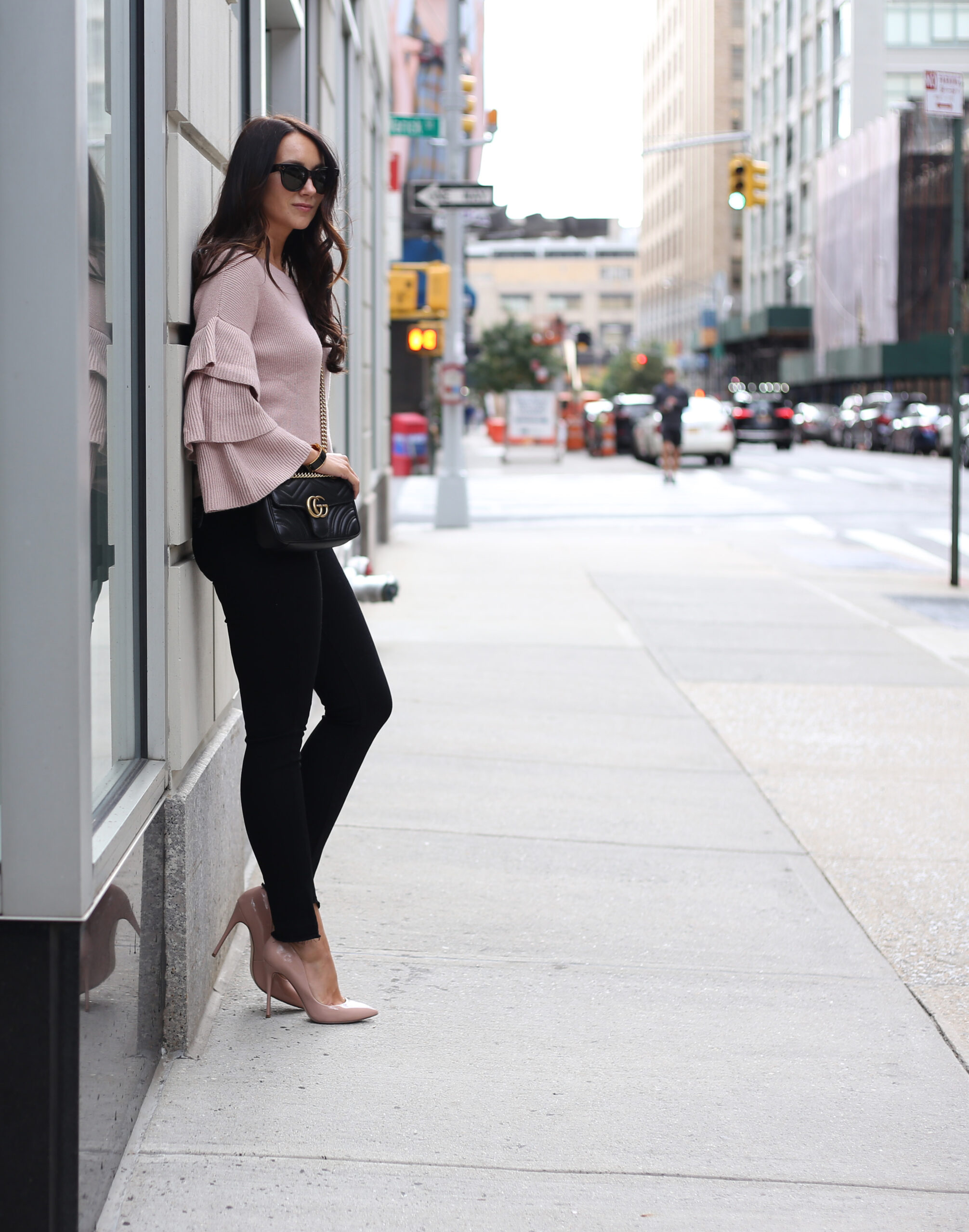 blogger Anna Monteiro of Blushing Rose Style wearing great pair of jeans, Steve Madden blush patent leather pumps from Nordstrom