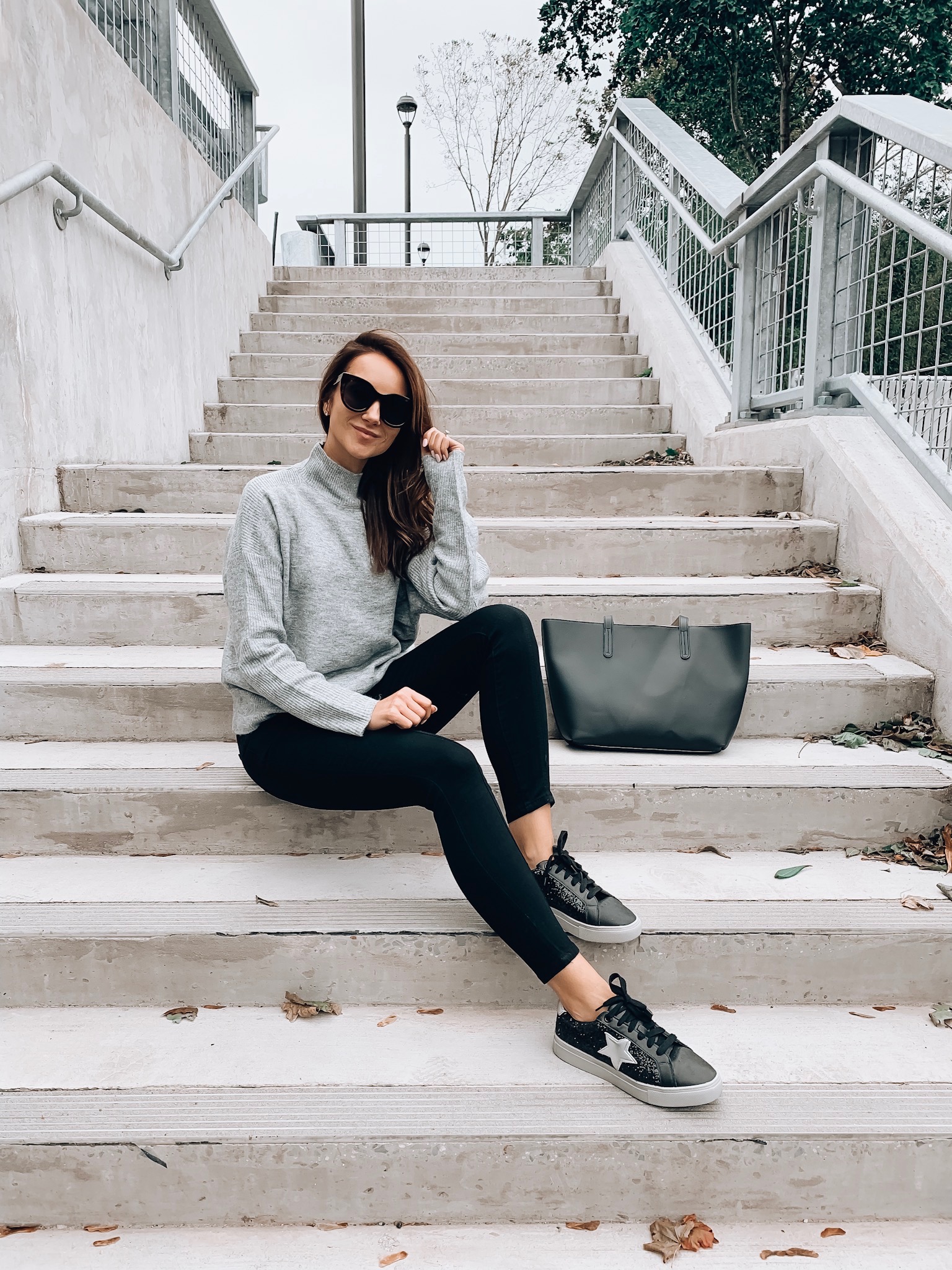SWEATER. JEANS, SNEAKERS, BAG