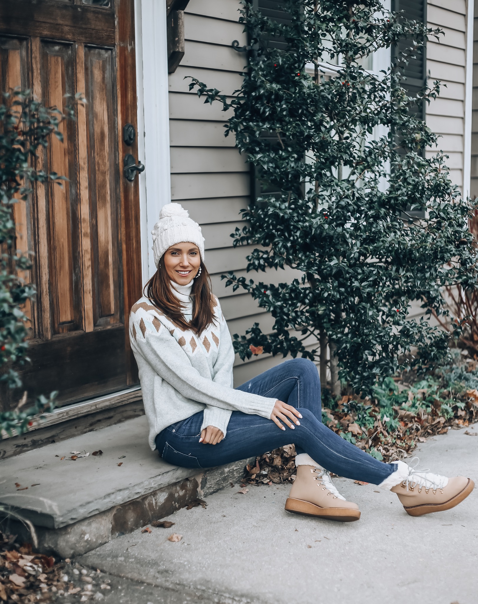 Sweater, Jeans, Beanie, Boots