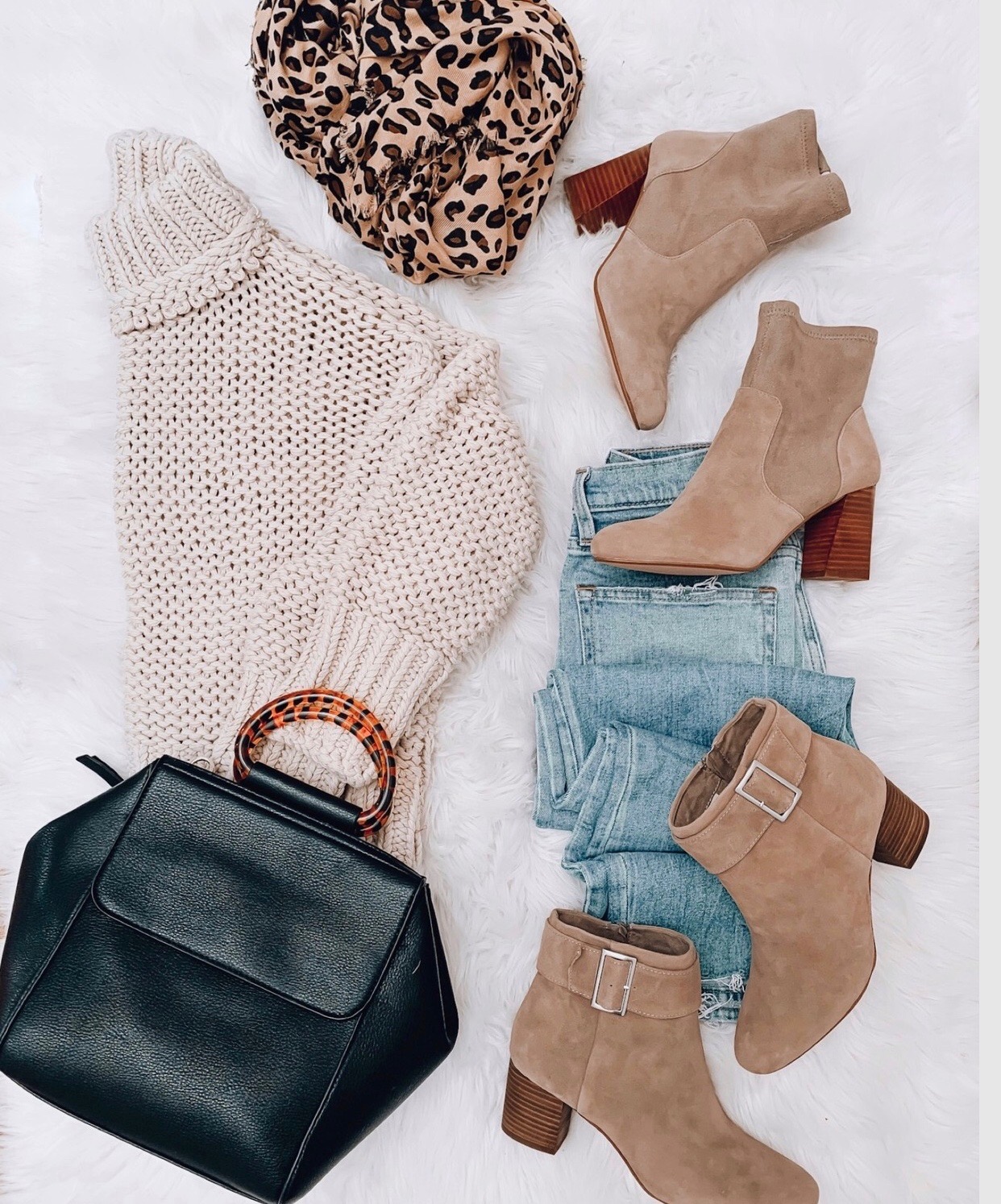 FLAT LAY OF FALL OUTFIT