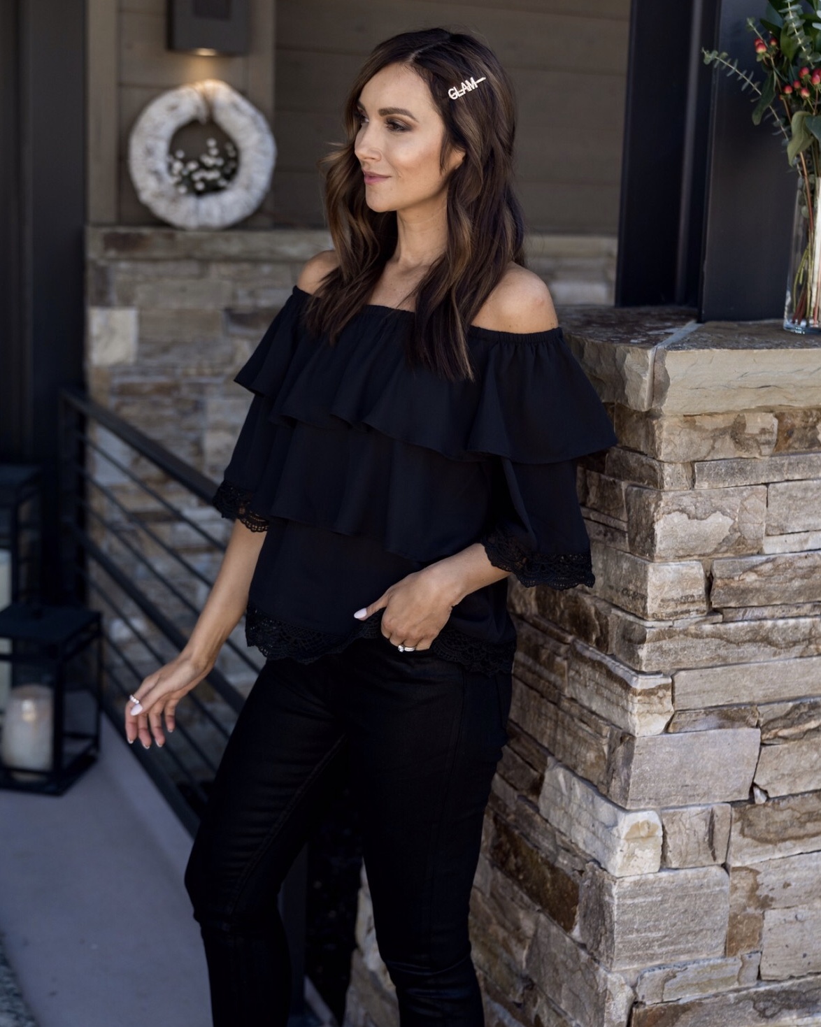 Off the shoulder top with skinny jeans, leggings