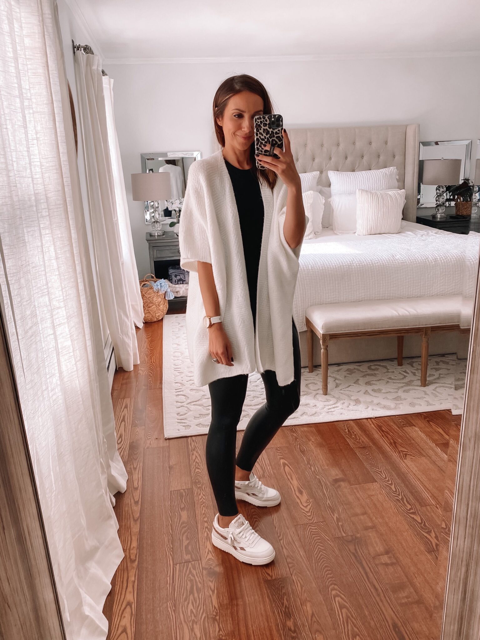white wrap with leggings, casual outfit idea