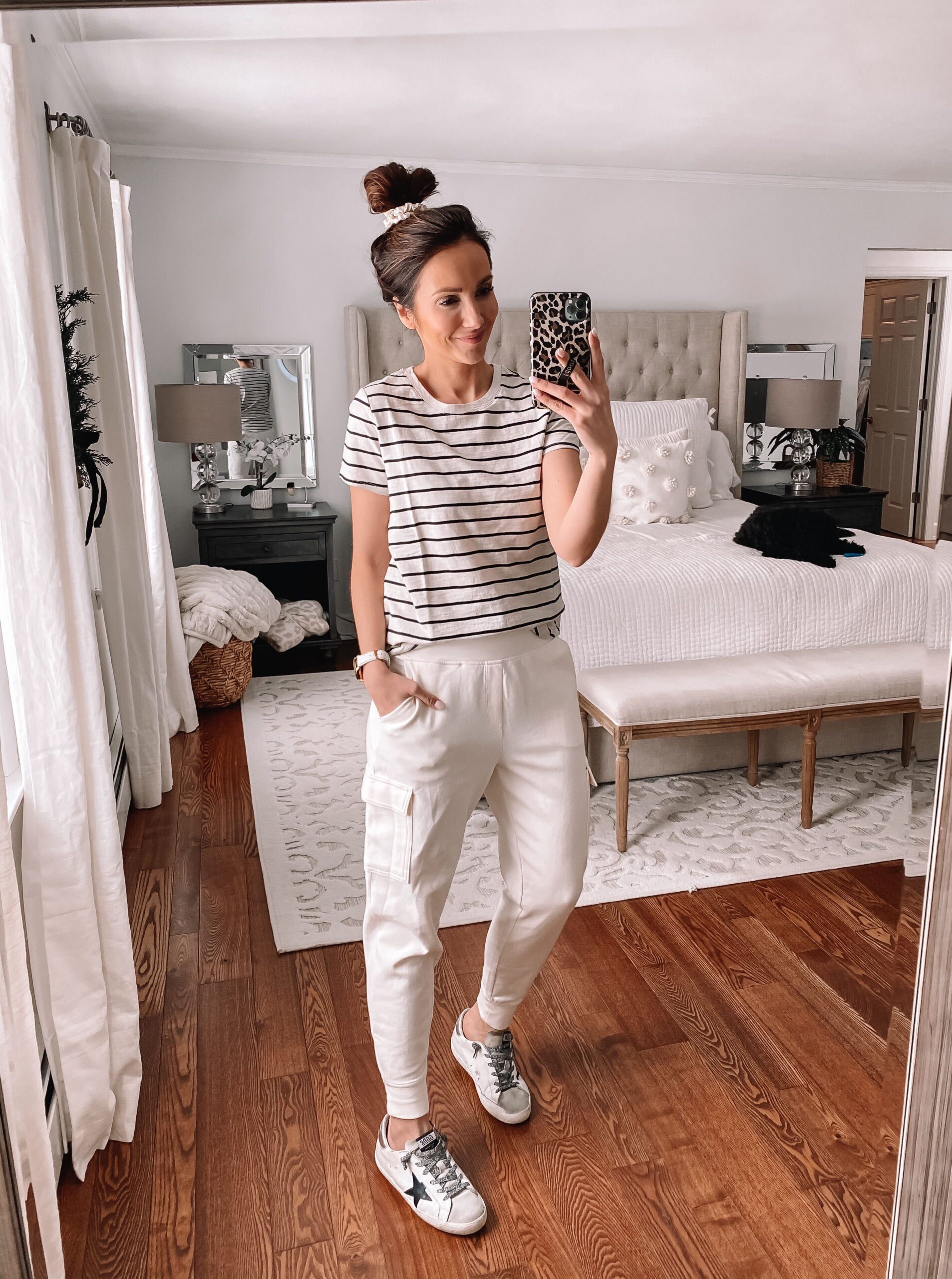 athleisure outfit, old navy joggers, stripe tee