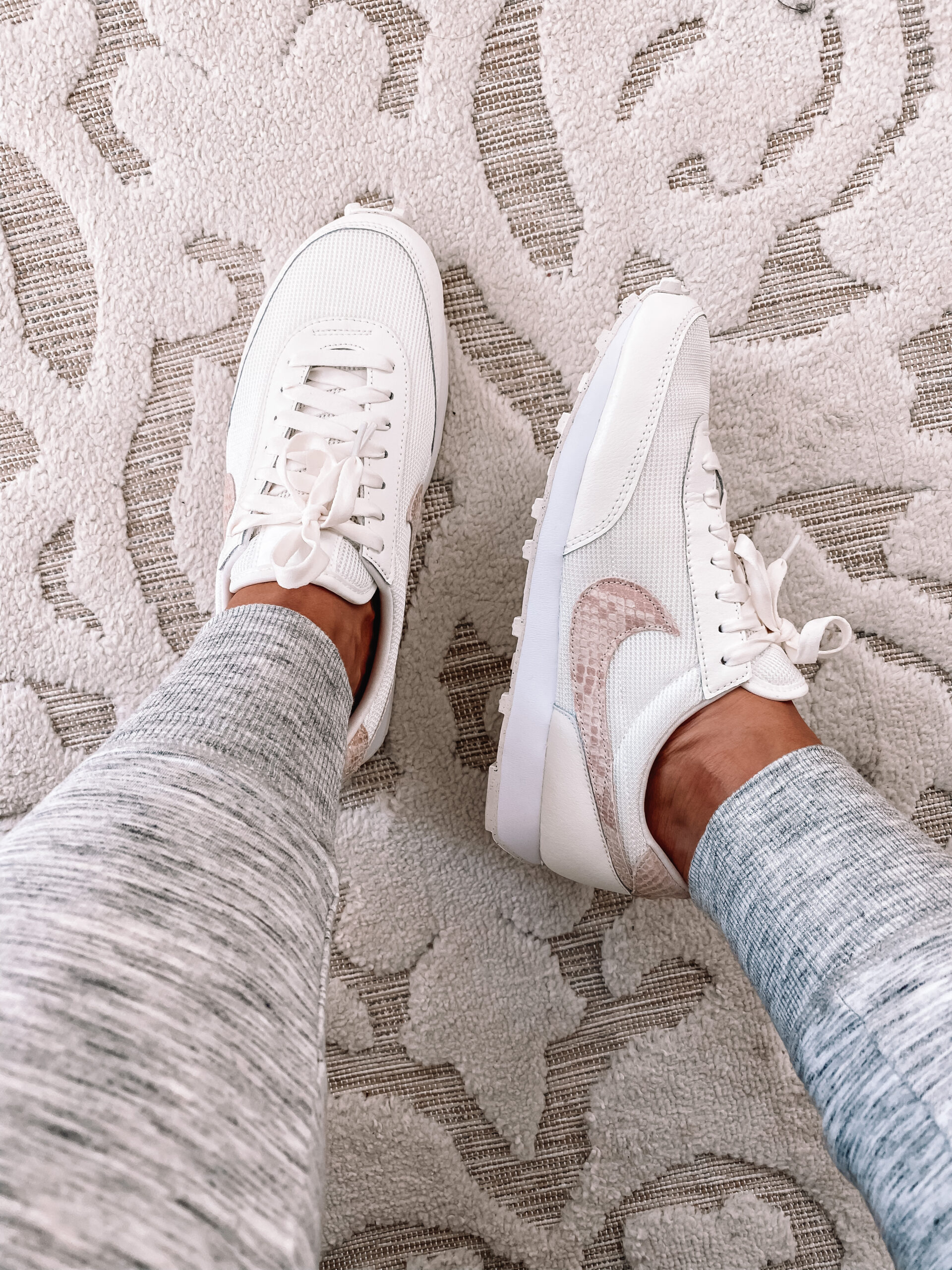 nike daybreak sneakers