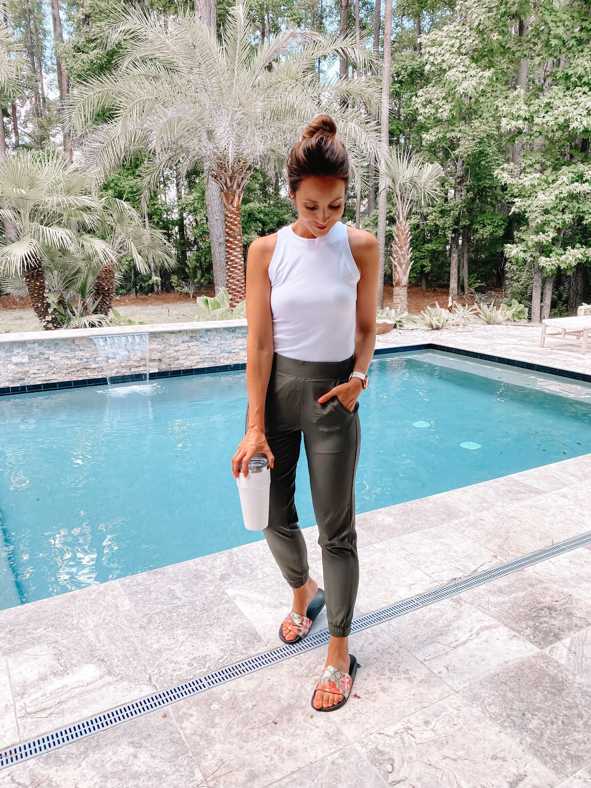 athleta joggers, athleta outfit