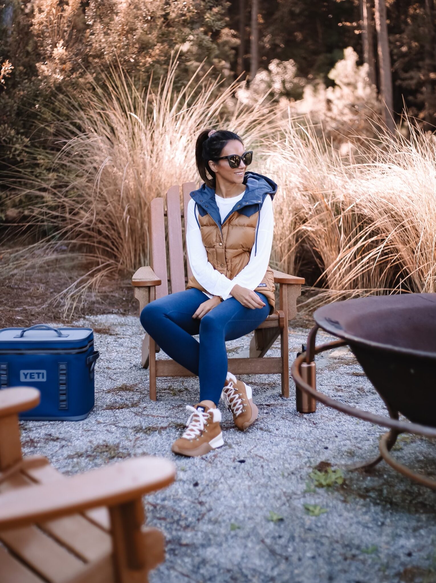 fall style, patagonia vest, sorel boots