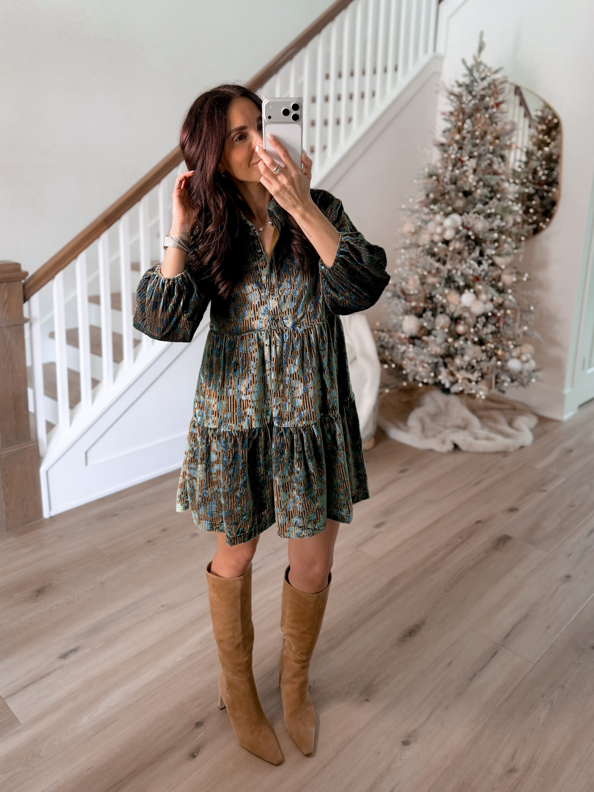 10+ Chic Holiday Party Looks to Wear All Season