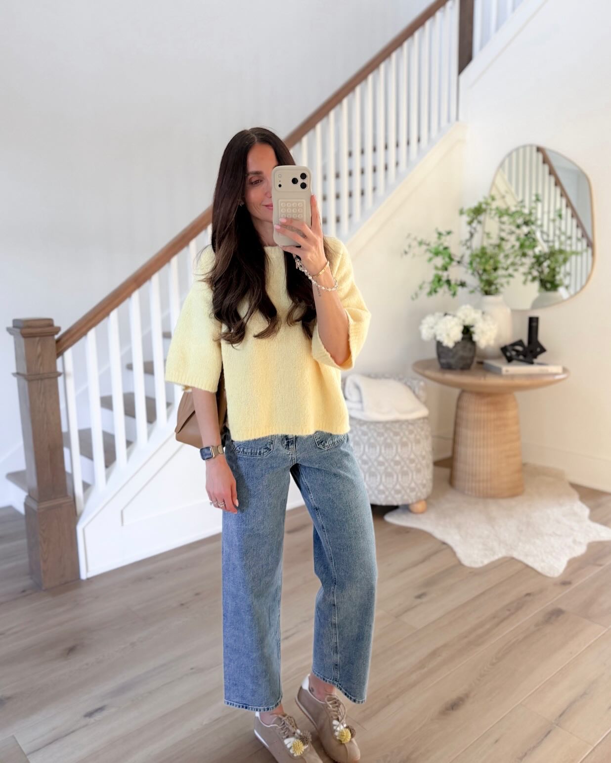 early spring outfits, early spring style, spring outfits for moms, busy mom fashion, transitional spring outfits, lightweight spring layers, neutral spring shoes, comfortable spring outfits, casual spring style, effortless spring fashion, everyday spring outfits
